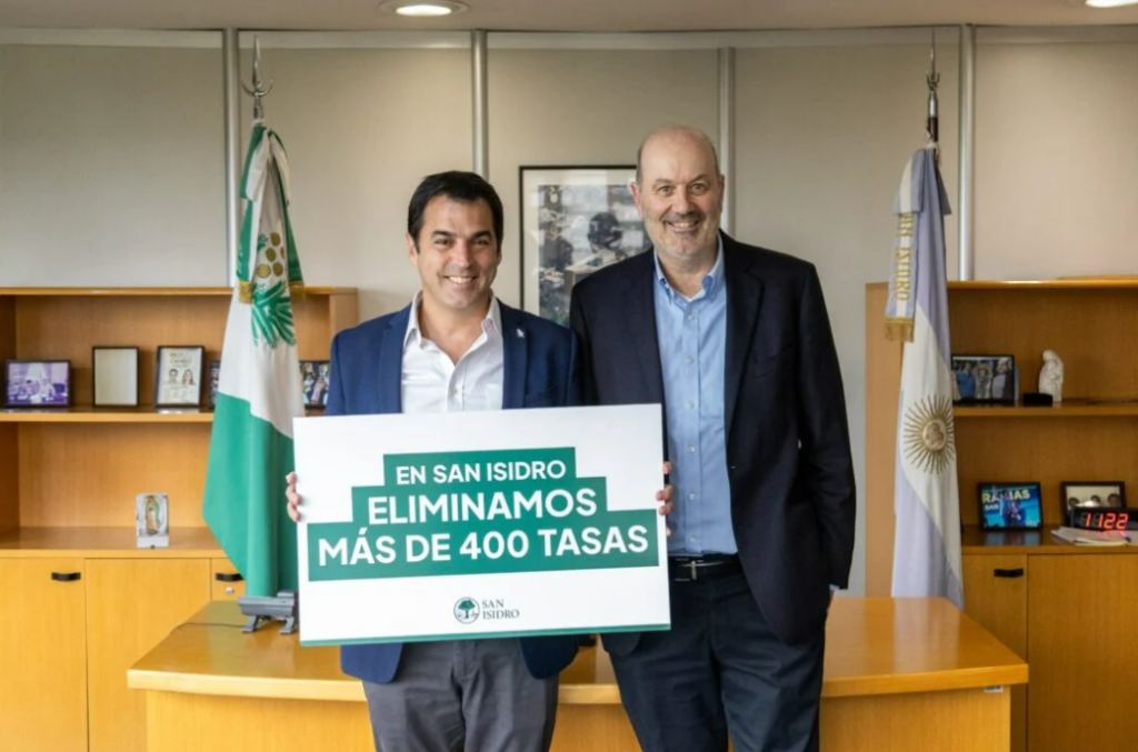 Junto a Sturzenegger, Ramón Lanús anunció la eliminación de 400 tasas para&nbsp;2025