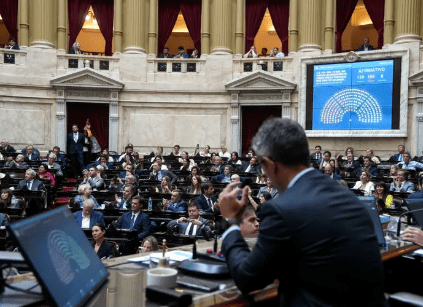 La oposición en diputados pone el foco en los jubilados y reaviva el caso&nbsp;Criptogate