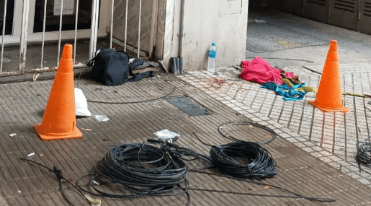 Operario sufre fracturas tras caer de una&nbsp;escalera