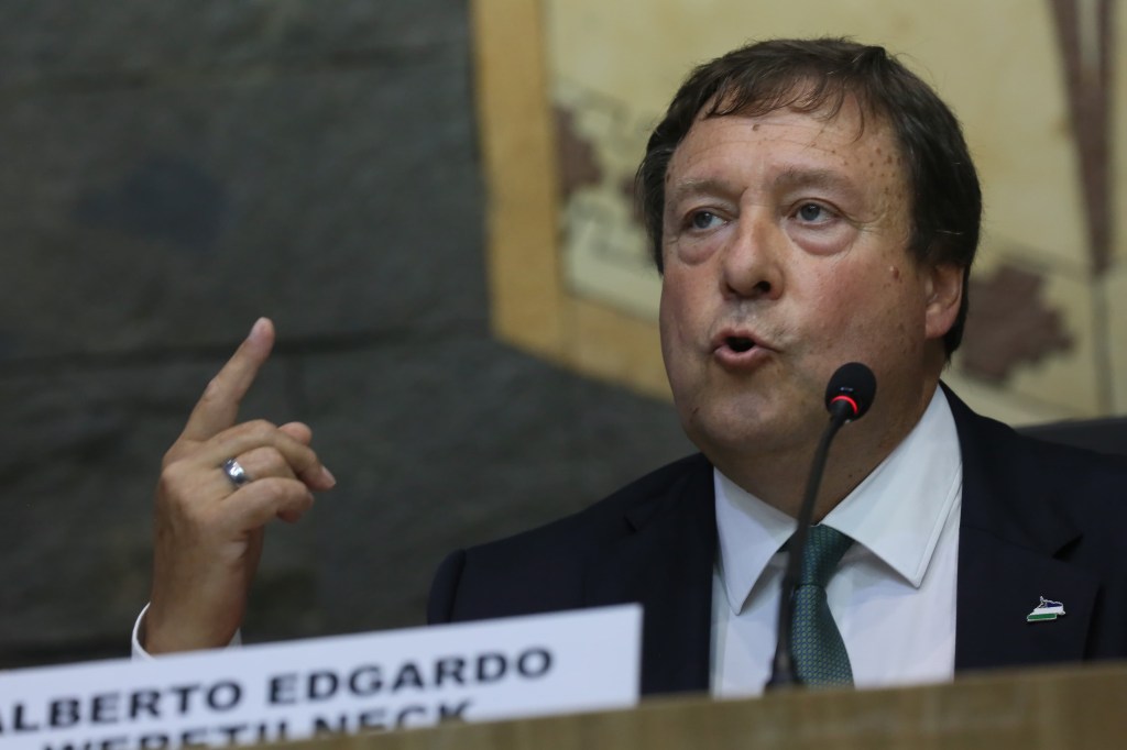 Weretilneck: “Hay diálogo con el gobierno nacional, pero lo que no hay son&nbsp;soluciones”