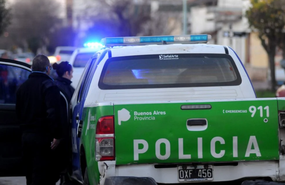 En La Plata: delincuentes derribaron a una mujer de su moto para&nbsp;robarle