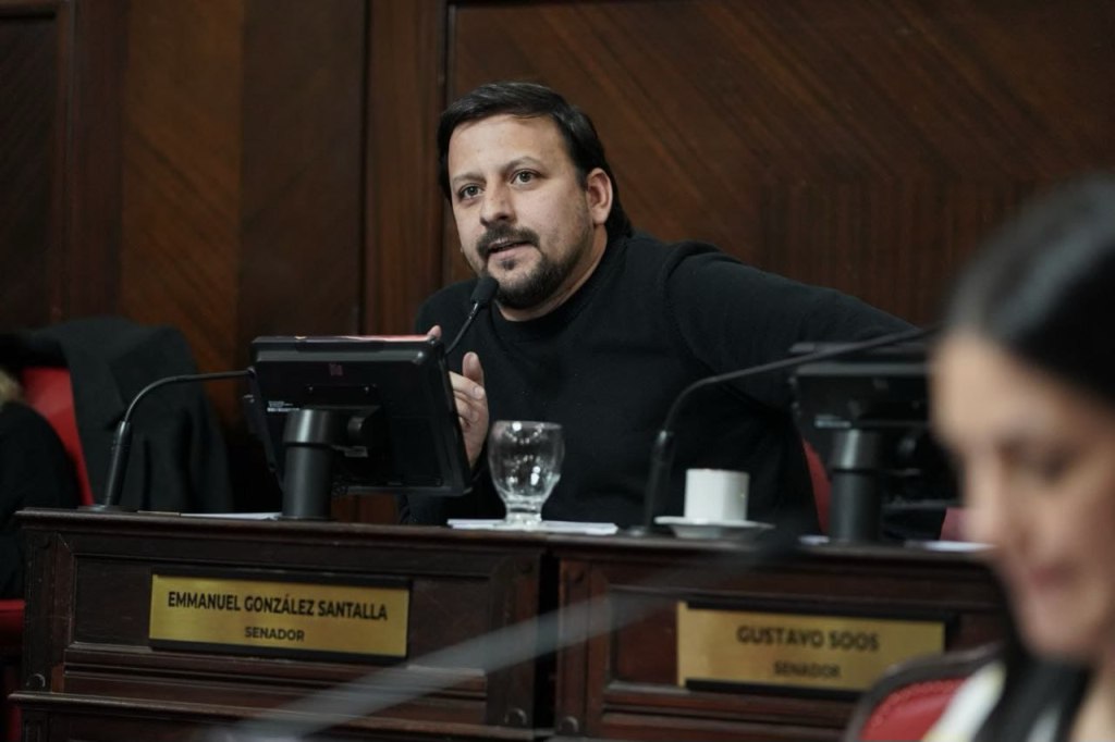 Avanza el proyecto de Santalla para prohibir los celulares en escuelas&nbsp;primarias