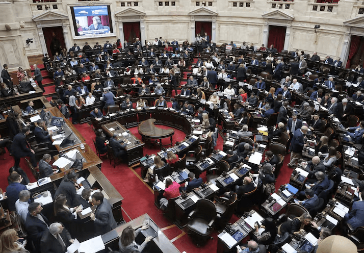 Un sector de la UCR busca apoyo del kirchnerismo en&nbsp;Diputados