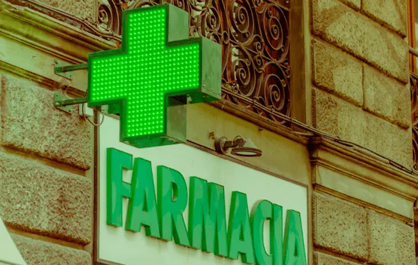 Farmacias deberán exhibir precios con código&nbsp;QR