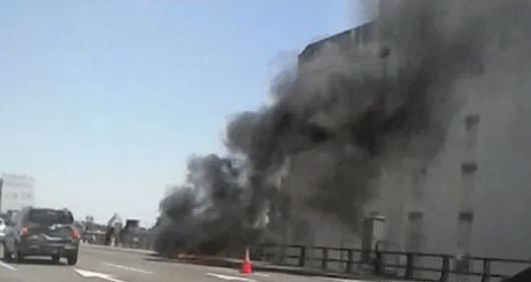 Autopista Perito Moreno: un camión se&nbsp;incendió