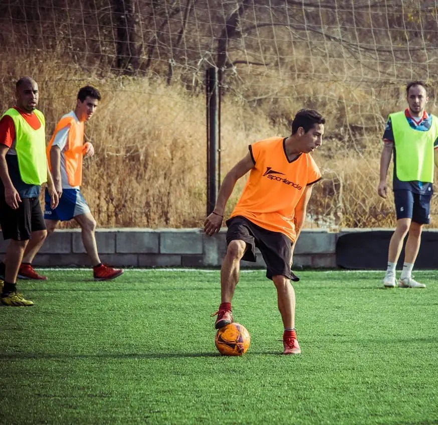 Fútbol 5 después del trabajo: la receta perfecta para bajar el&nbsp;estrés