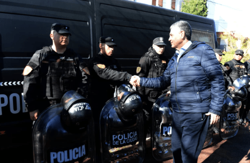 Desalojan a manteros que vendían ilegalmente en el Parque&nbsp;Saavedra